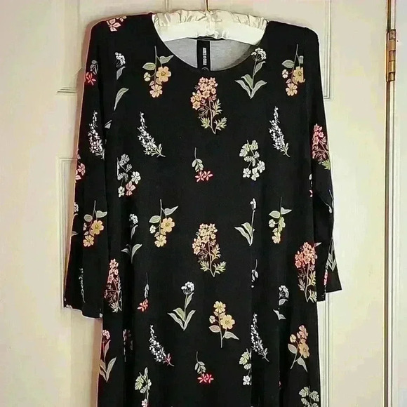 Agnes & Dora Dresses & Skirts - Agnes and Dora black floral dress